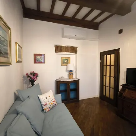 Kira Bike Friendly *